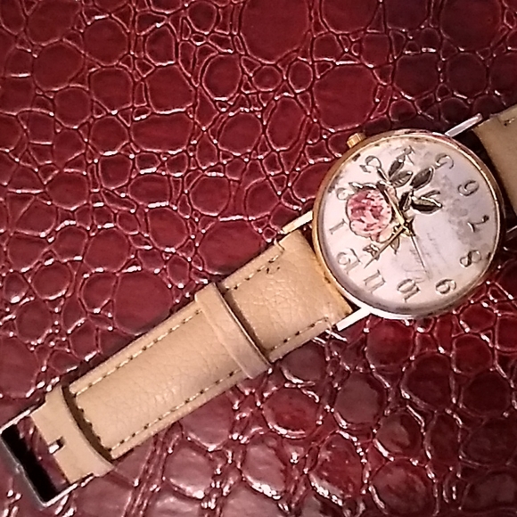 Rose Face Analog Leather Watch Tan - Picture 3 of 6